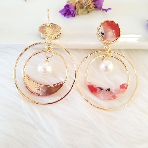 Red hoop stud earrings - Picture 3 of 3